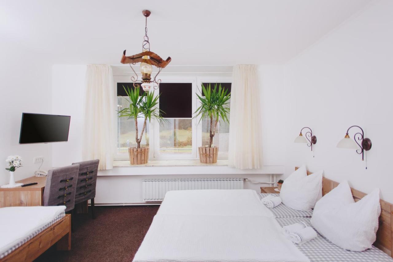 Gostisce Krivograd Hotel Prevalje Luaran gambar