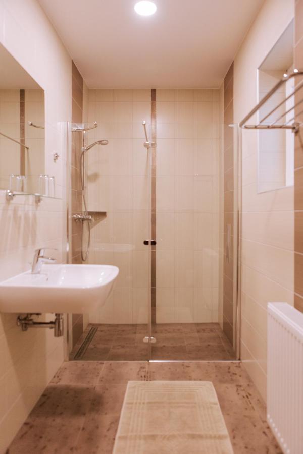 Gostisce Krivograd Hotel Prevalje Luaran gambar