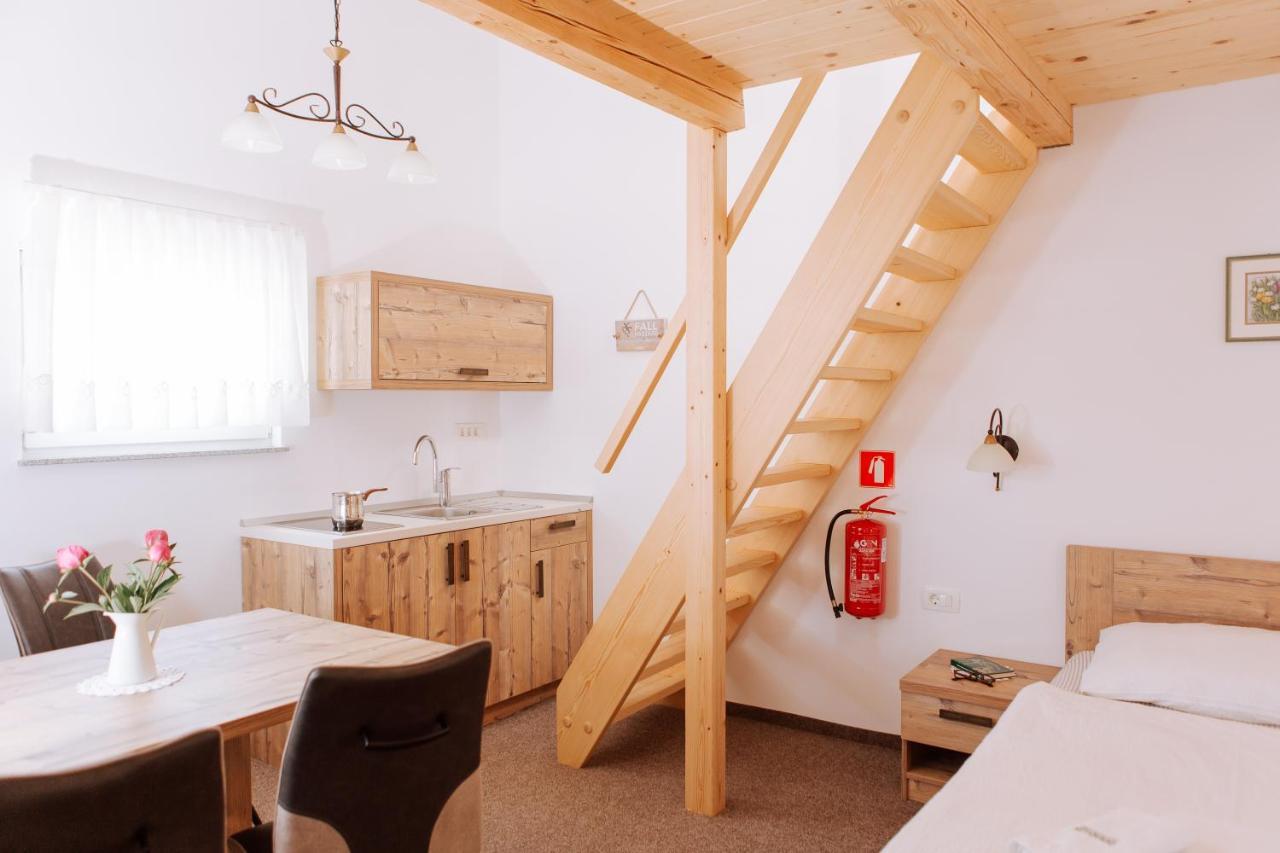 Gostisce Krivograd Hotel Prevalje Luaran gambar